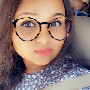 Meet your Posher, Sylvia